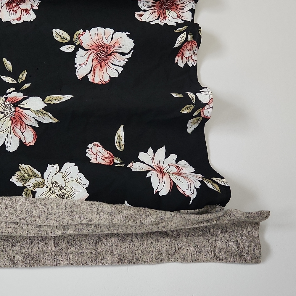 Kaleigh Floral Blouse Black Tan White Red Women's Small - Picture 3 of 6